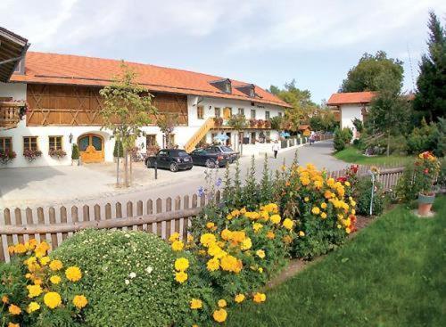 Gasthof & Hotel Jaegerwirt Aufhofen Exteriör bild