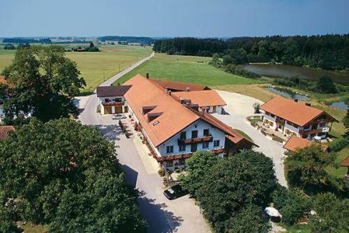 Gasthof & Hotel Jaegerwirt Aufhofen Exteriör bild