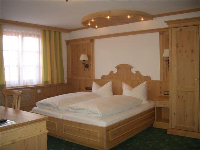 Gasthof & Hotel Jaegerwirt Aufhofen Rum bild