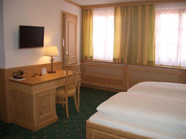 Gasthof & Hotel Jaegerwirt Aufhofen Rum bild